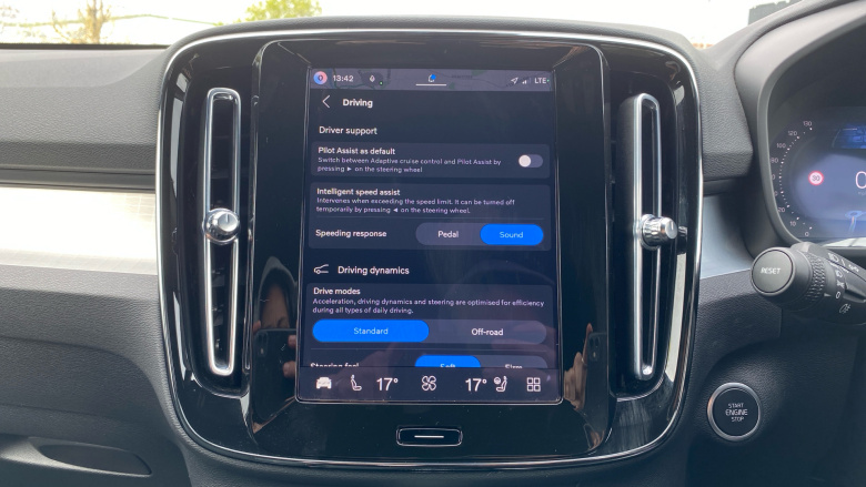 Volvo XC40 2.0 B4P Plus Black Edition 5dr Auto Petrol Estate